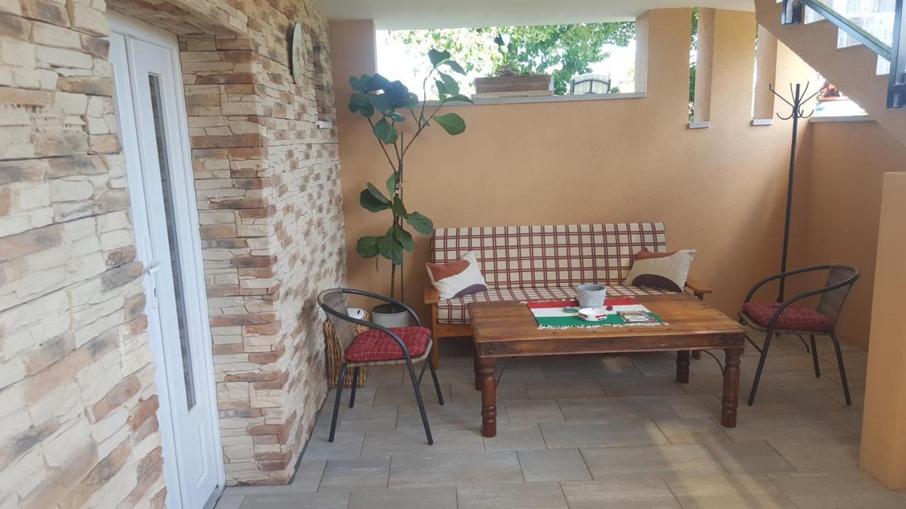 Gyoengyvirag Apartman Keszthely Extérieur photo